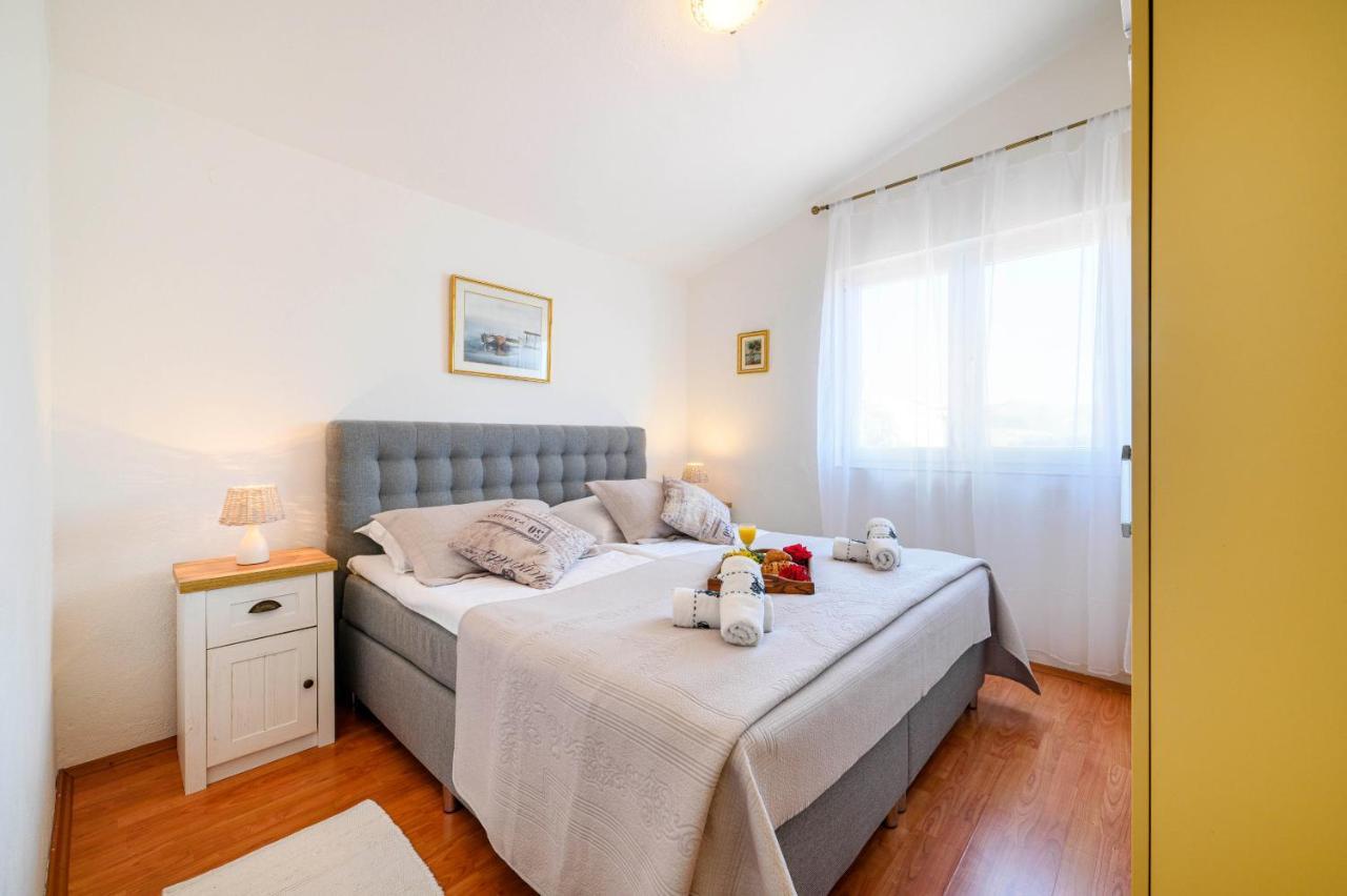 Apartment Busac Zaboric Exterior foto